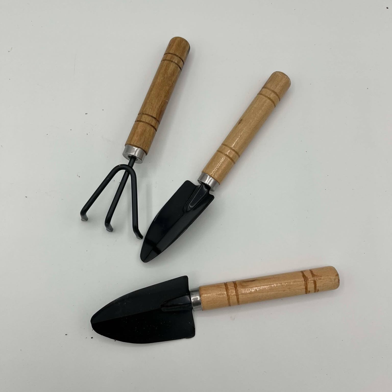 Trio d'Outils de Jardinage en Bois 17cm - Mini Outils pour Plantes | Jungle Feed - Jungle Feed